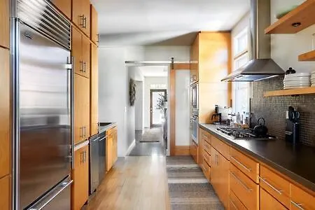 Luxury 4-Bedroom Retreat Near Downtown Нэшвилл 0*,