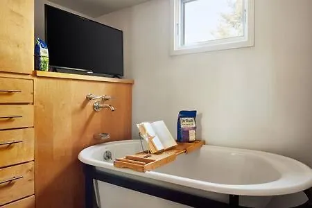 Luxury 4-Bedroom Retreat Near Downtown Нэшвилл США