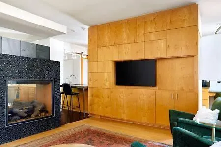 Luxury 4-Bedroom Retreat Near Downtown Нэшвилл